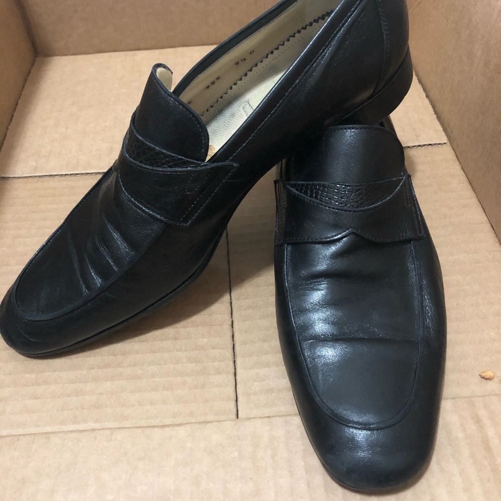 Black leather caporicci dress loafers